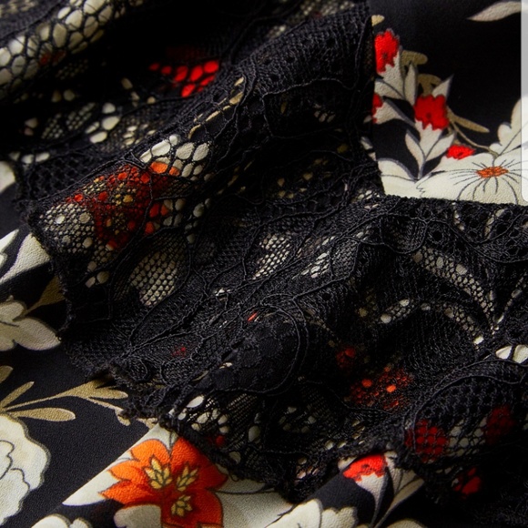 Cape Lace Top - Picture 3 of 6